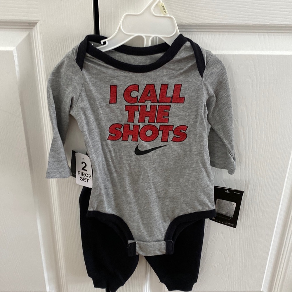 Brand new with Tags Nike 2 piece set